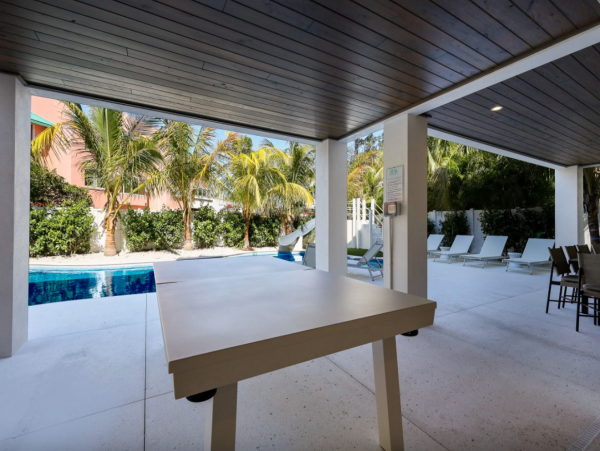 Lido Key Ten Bedroom Steps to  Beach Luxury Rental Walk to St. Armands Circle WOW!
